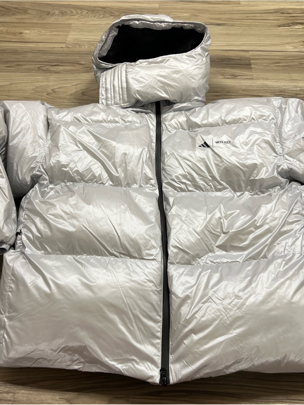 Adidas x Moon Boot Silver Hooded Puffer Jacket Full Zip Men’s Large KA3517 $300